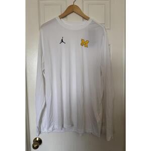 Jordan Dri-FIT Men Small Michigan Wolverines PE On-Field White Long Sleeve Shirt